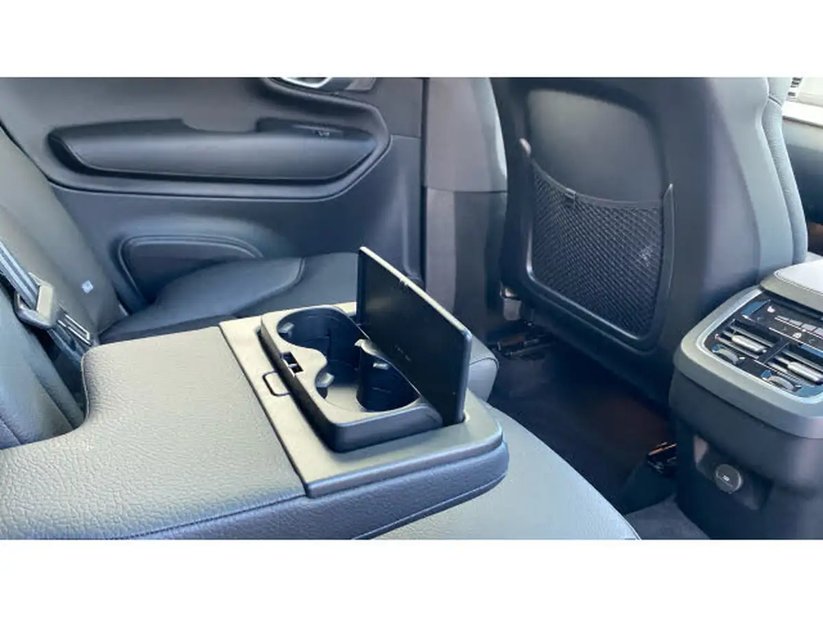2024-volvo-xc90-20-b5-plus-big-24