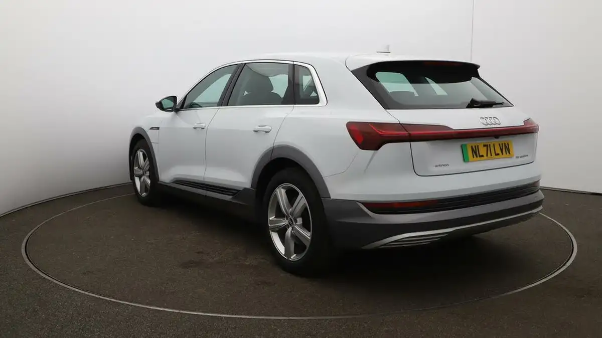 2021-audi-e-tron-50e-technik-station-wagon-big-62