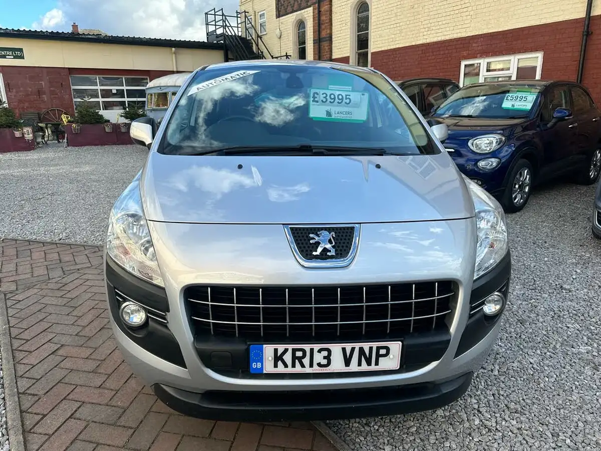 2013-peugeot-3008-crossover-16e-hdi-active-115bhp-fap-big-12