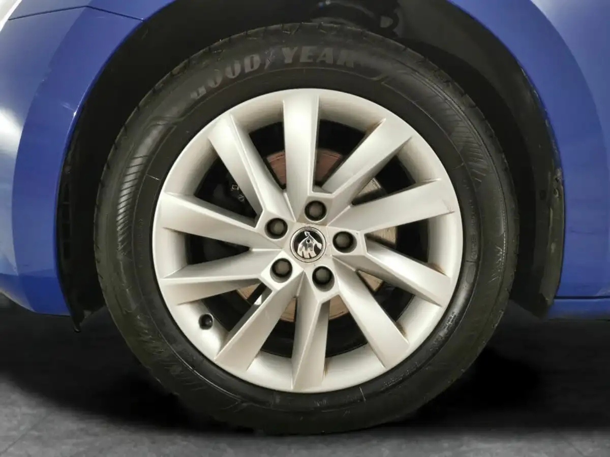 2019-skoda-superb-20tdi-se-technology-estate-big-26