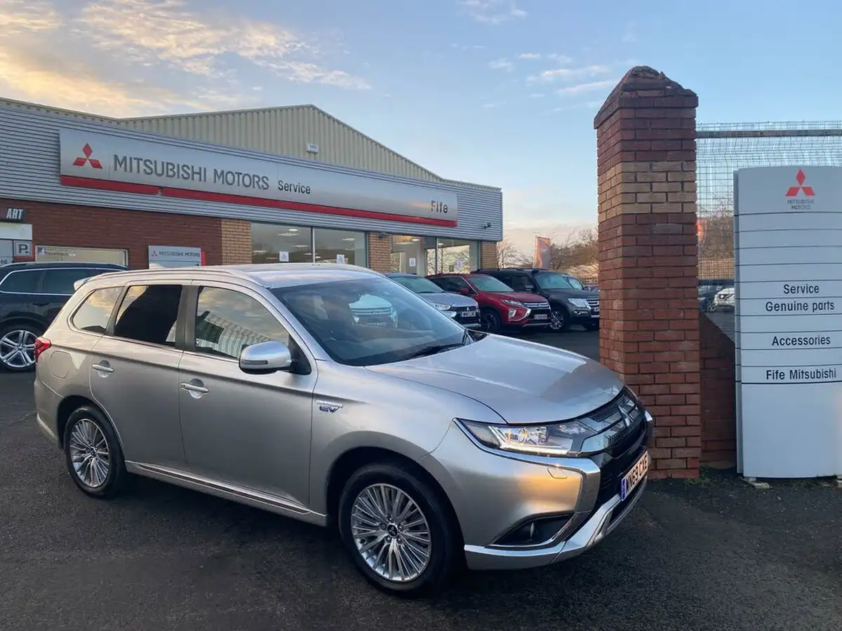 2019-mitsubishi-outlander-24-dynamic-phev-big-0