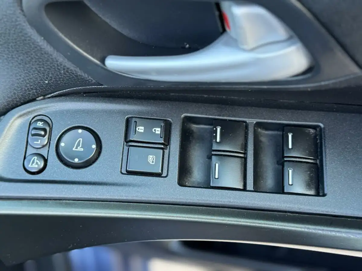 2014-honda-civic-16td-se-plus-t-hatchback-big-49