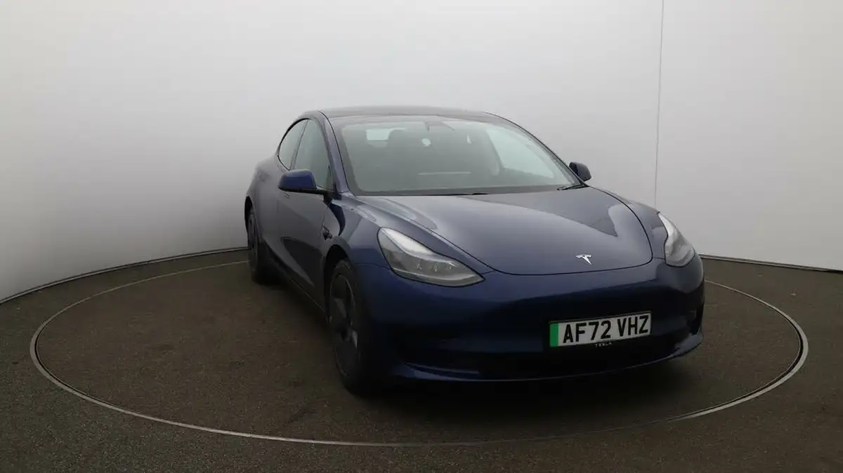 2022-tesla-model-3-e-rwd-big-33