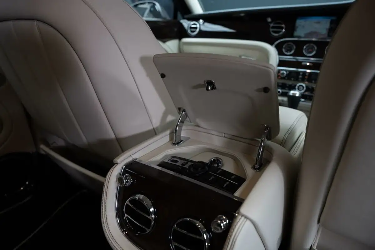 2012-bentley-mulsanne-675-big-23
