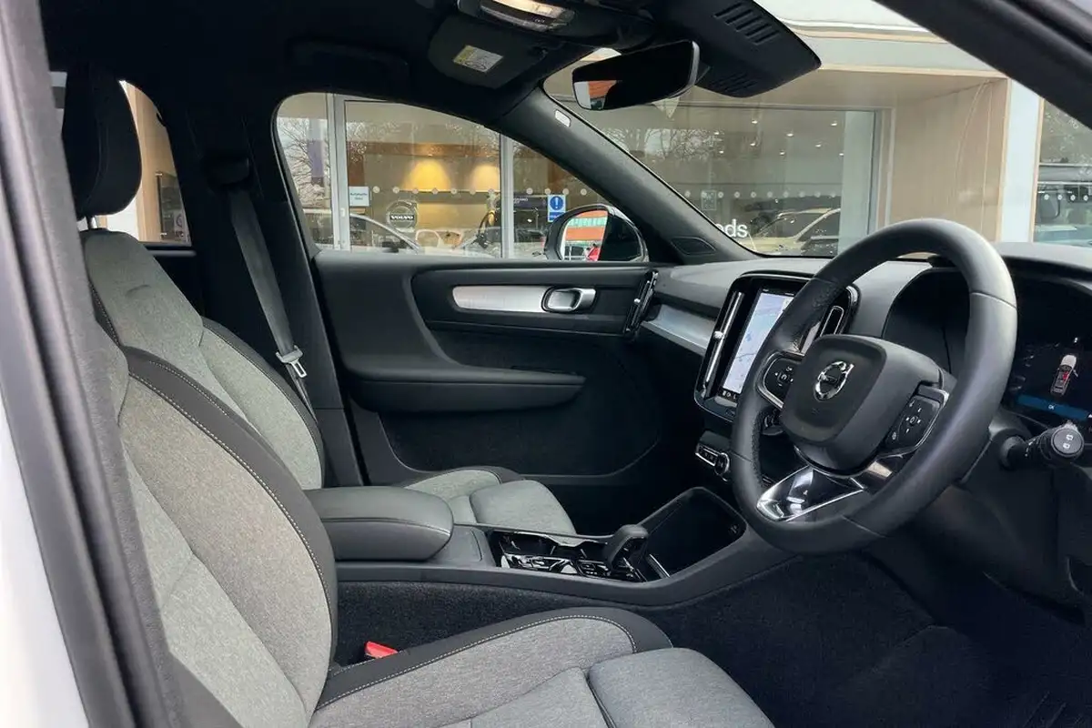 2024-volvo-xc40-20-b4-plus-big-24