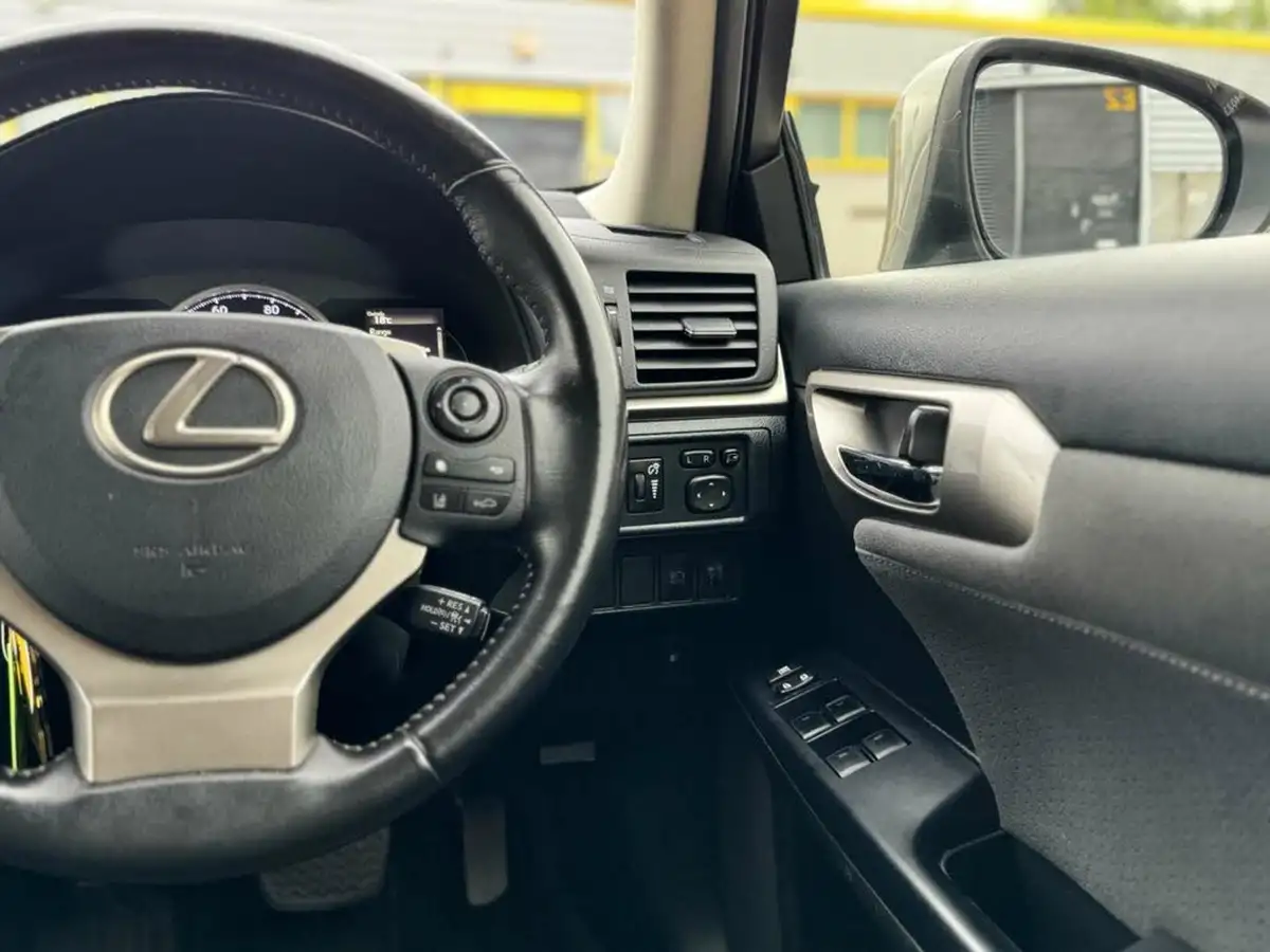 2018-lexus-ct-200h-18-se-plus-pack-big-42