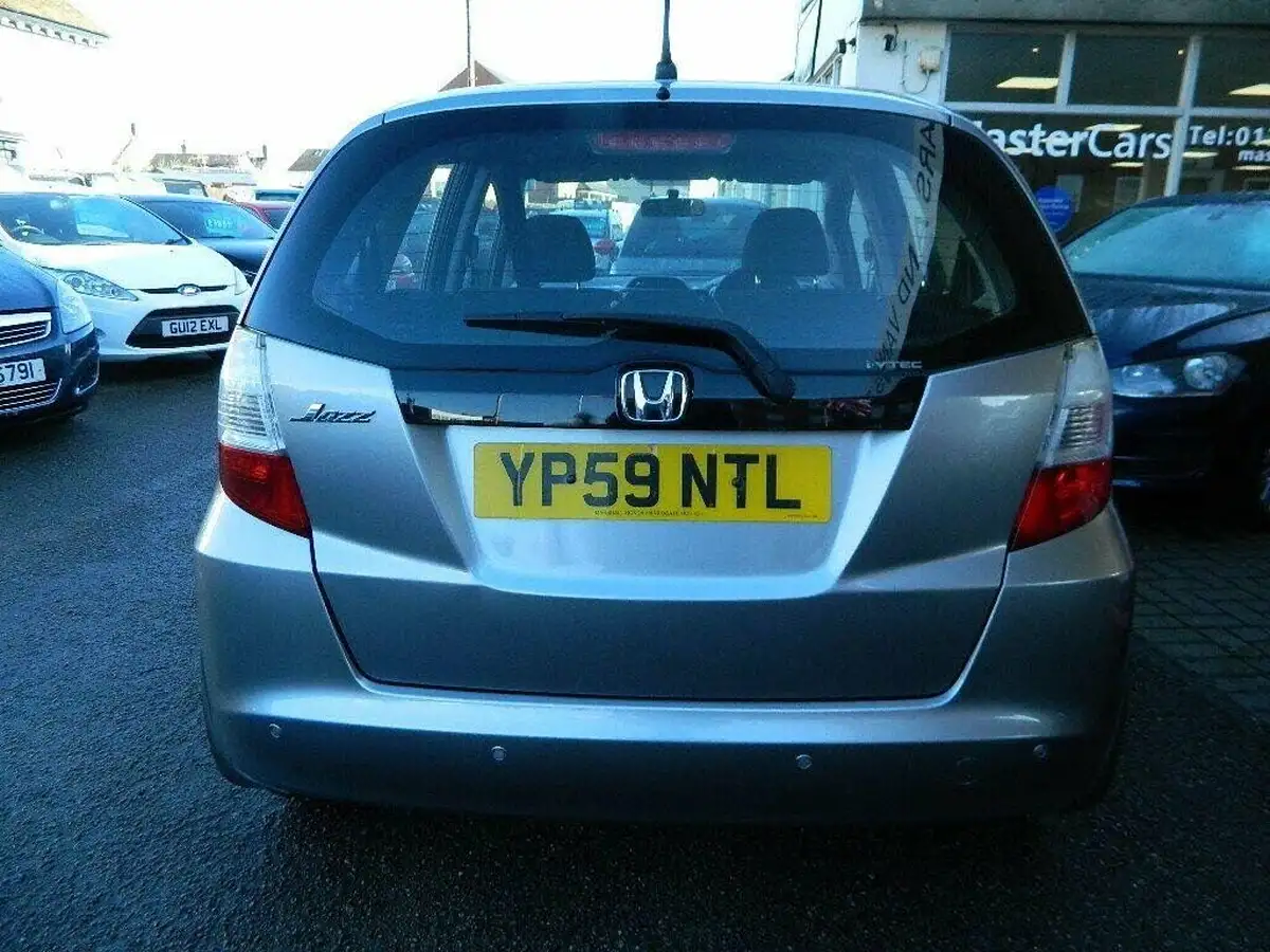2009-honda-jazz-14-es-t-big-7