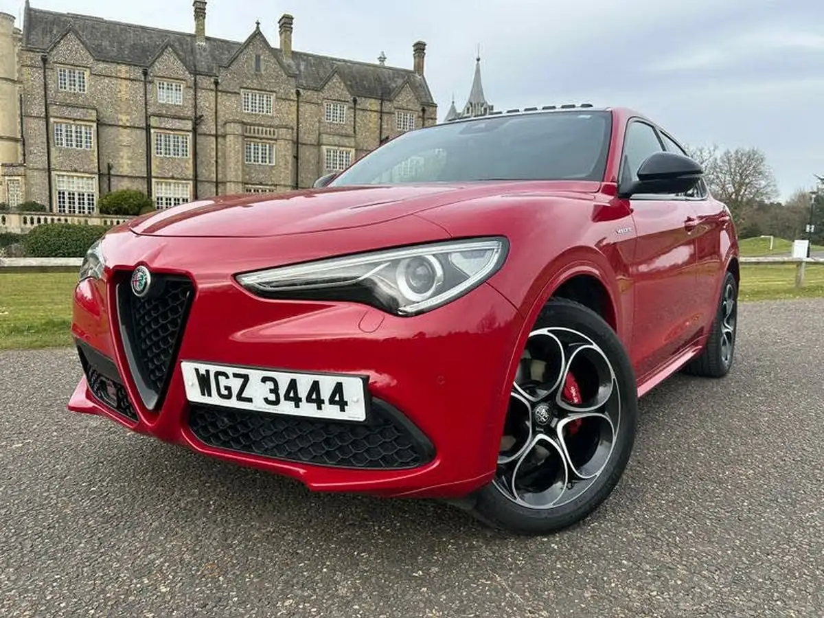 2022-alfa-romeo-stelvio-20-veloce-big-35