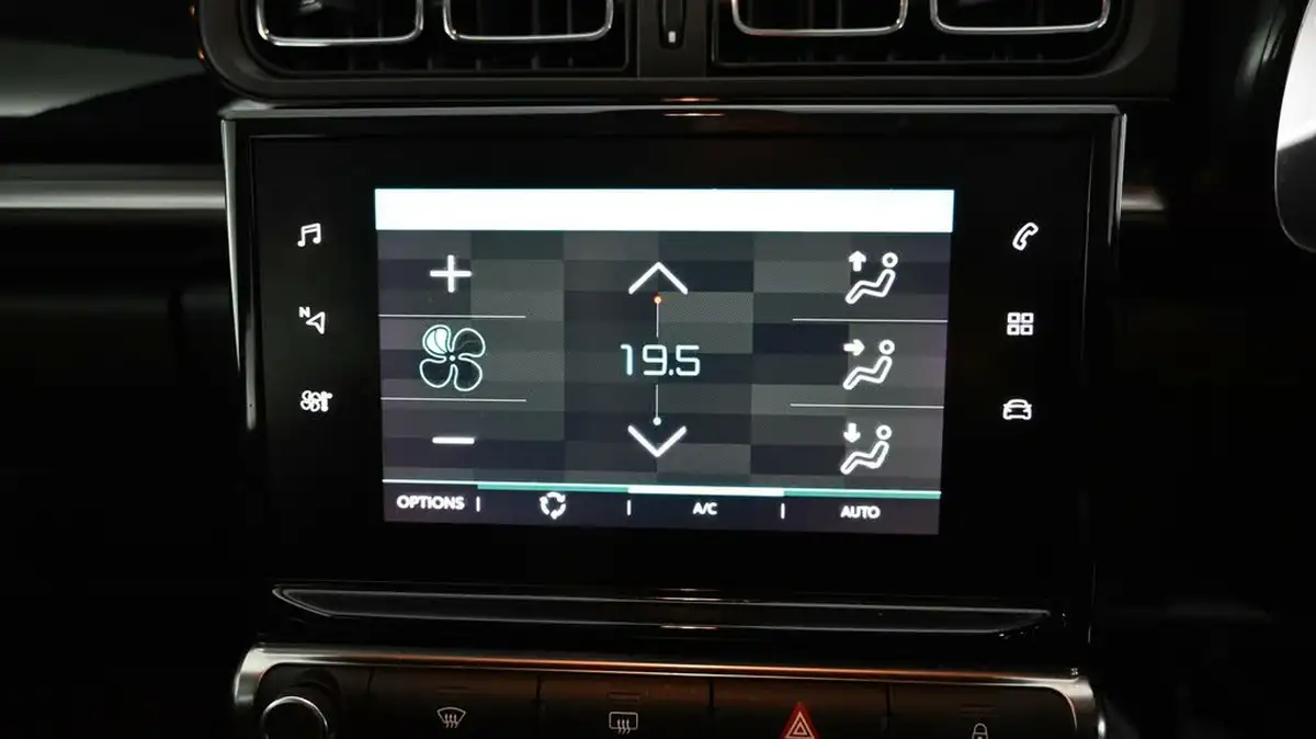 2021-citroen-c3-12-puretech-shine-83ps-big-12