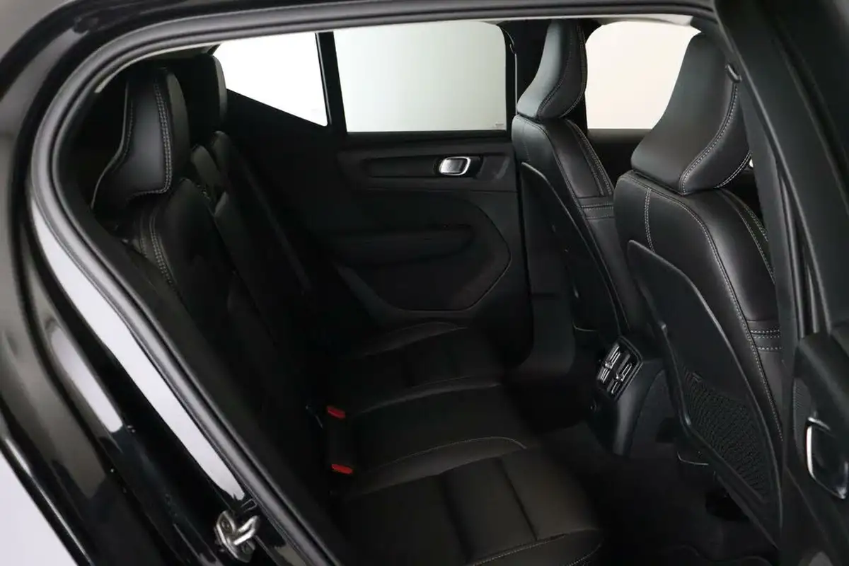 2021-volvo-xc40-15-t5-inscription-262bhp-big-14