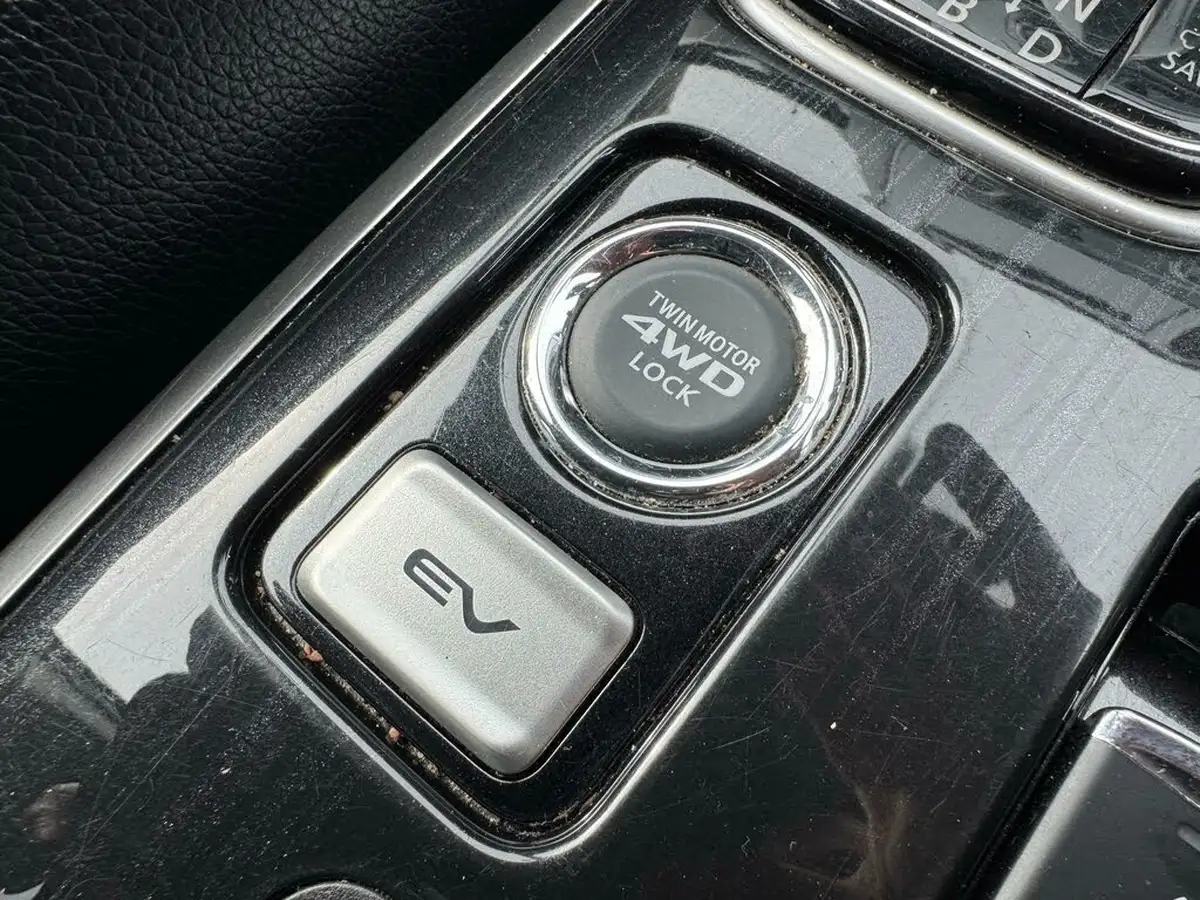 2018-mitsubishi-outlander-20-juro-phev-big-39