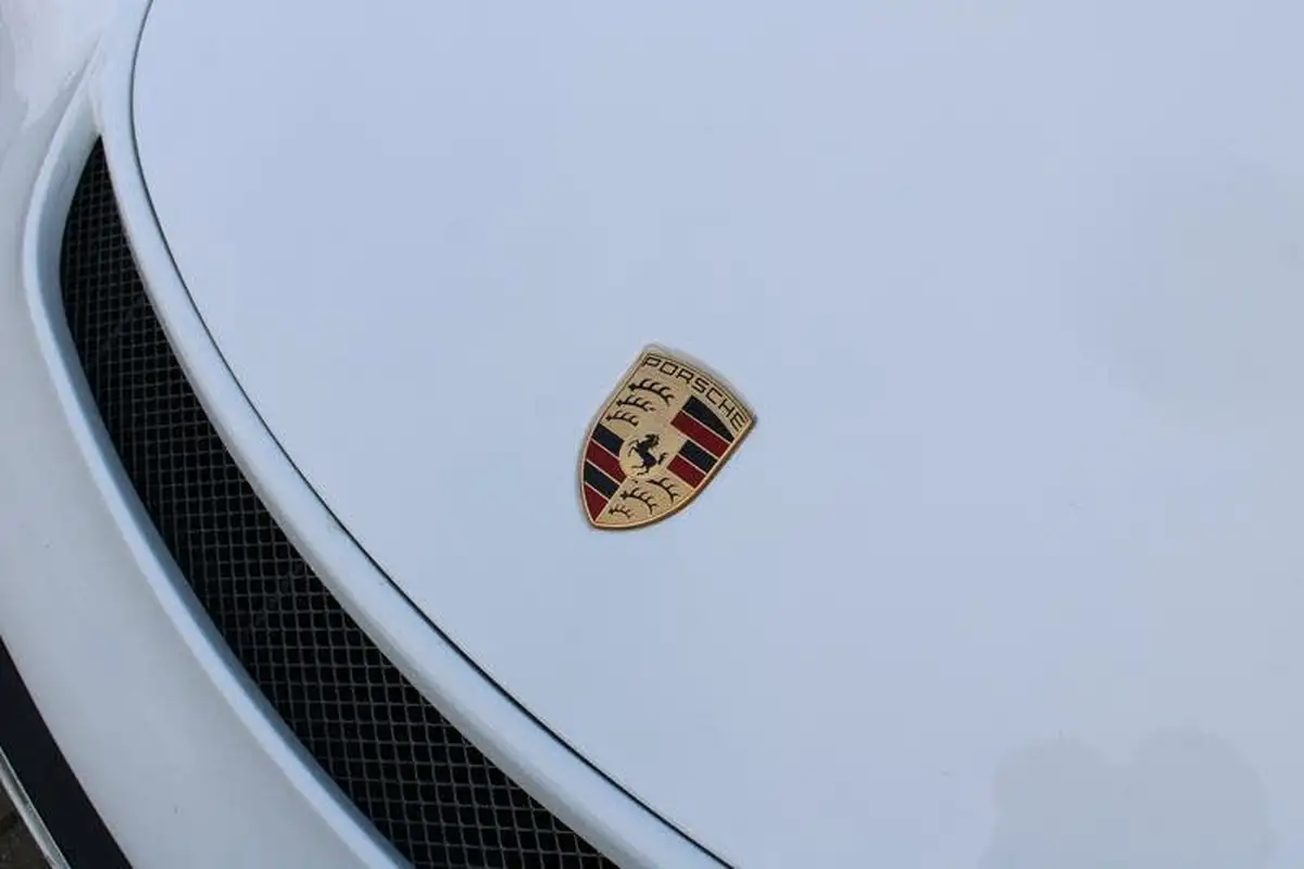 2013-porsche-911-38-gt3-big-29