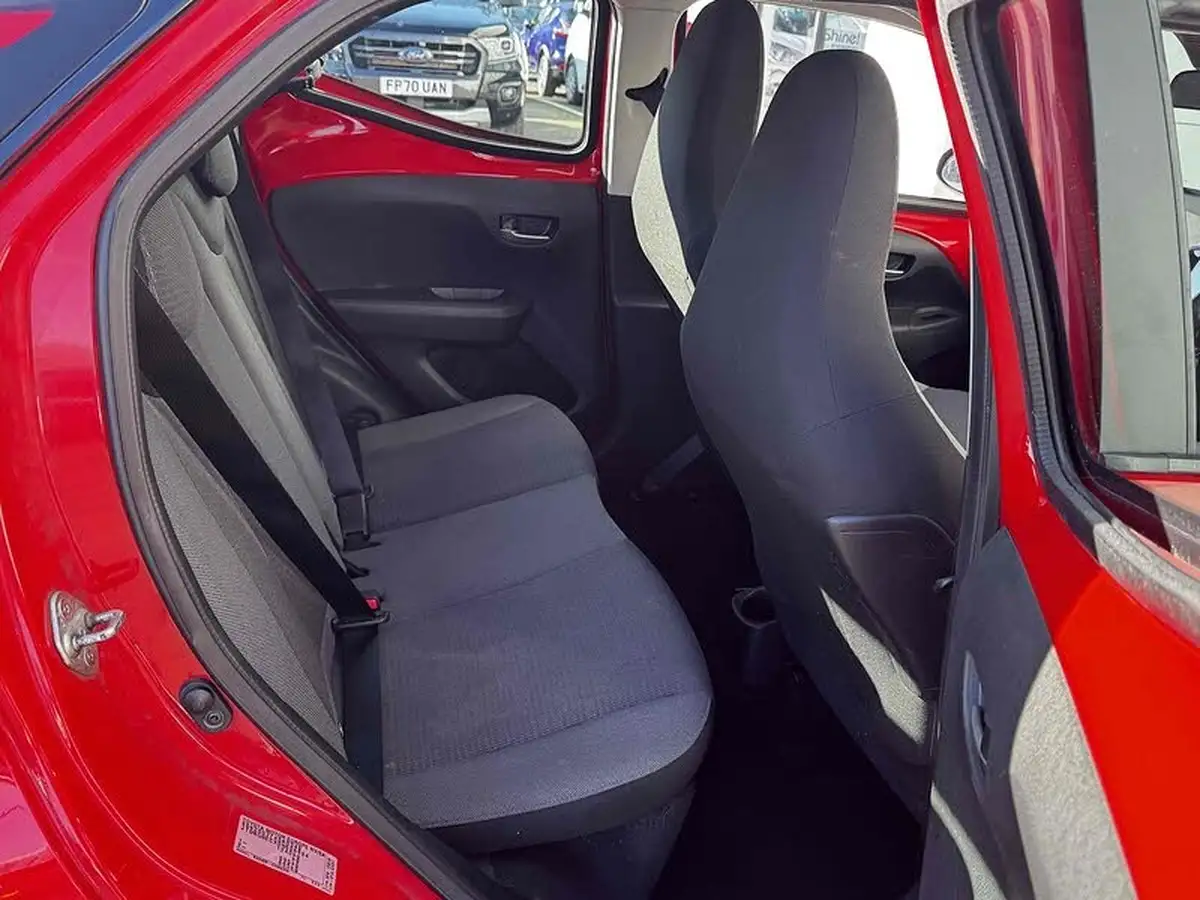 2021-toyota-aygo-10-vvt-i-x-play-tss-big-25