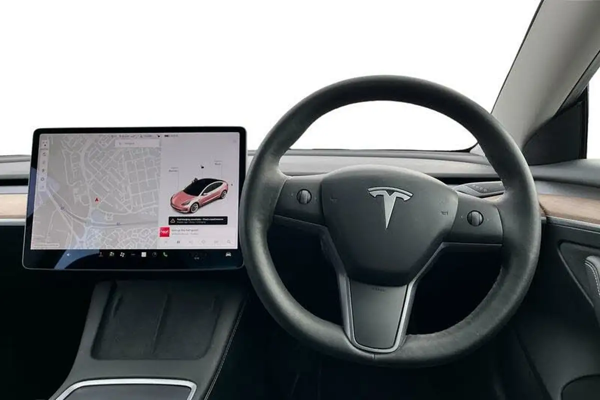 2021-tesla-model-3-e-long-range-awd-big-10