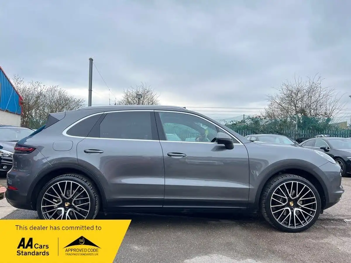2019-porsche-cayenne-30-v6-station-wagon-big-4
