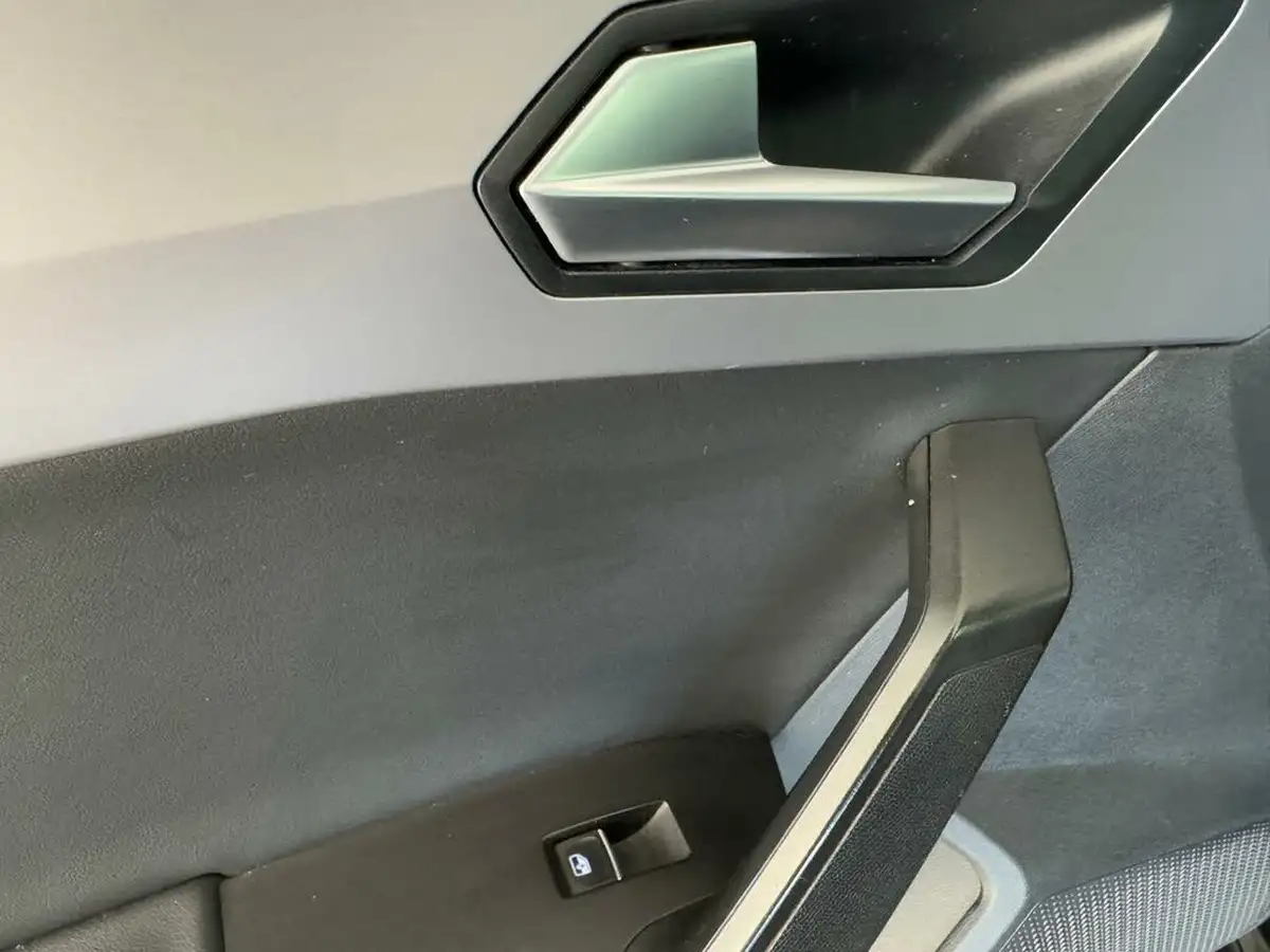 2021-seat-leon-14-e-hybrid-fr-hatchback-big-9