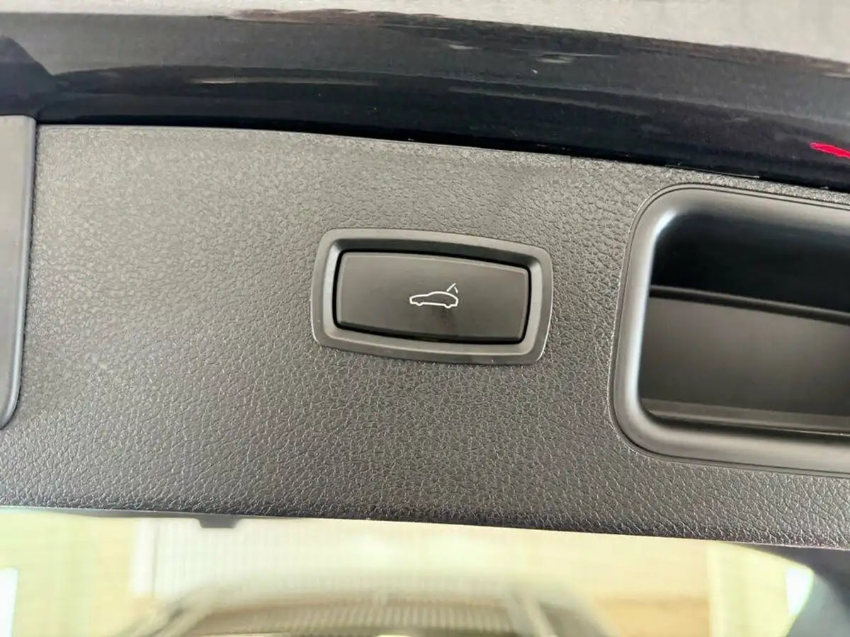 2019-porsche-macan-30-v6-s-big-39