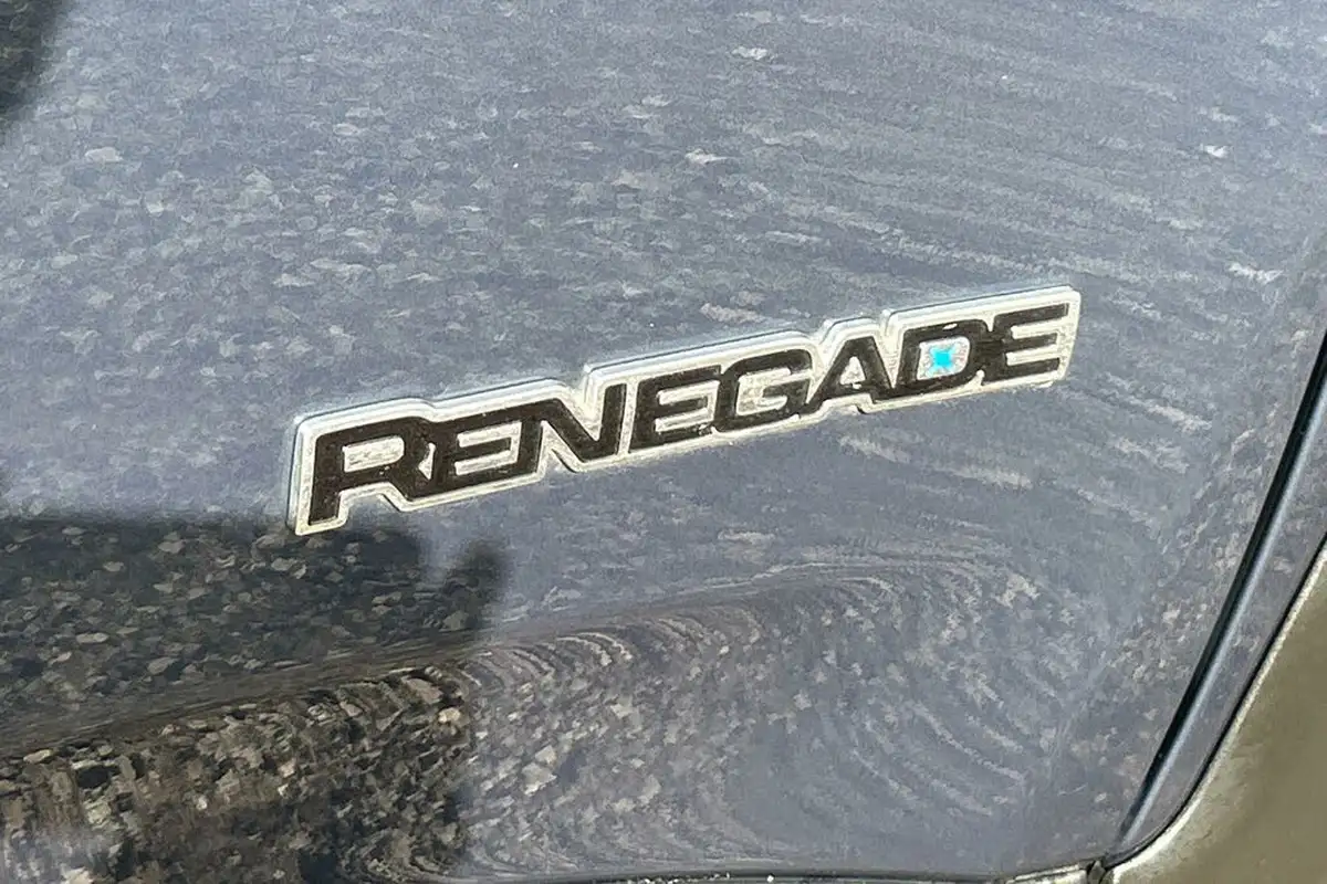 2020-jeep-renegade-13-gse-limited-phev-big-25