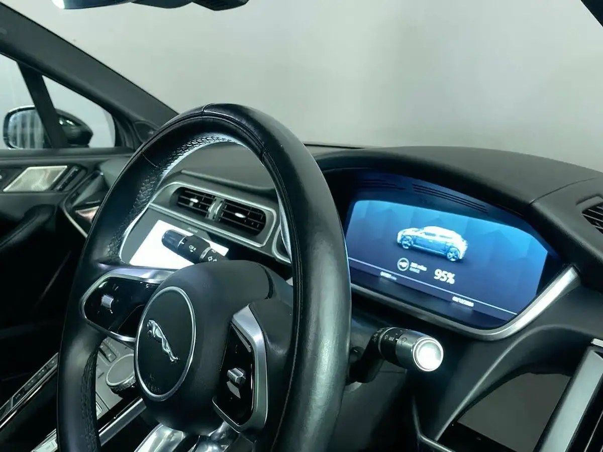 2021-jaguar-i-pace-ev400-black-big-15