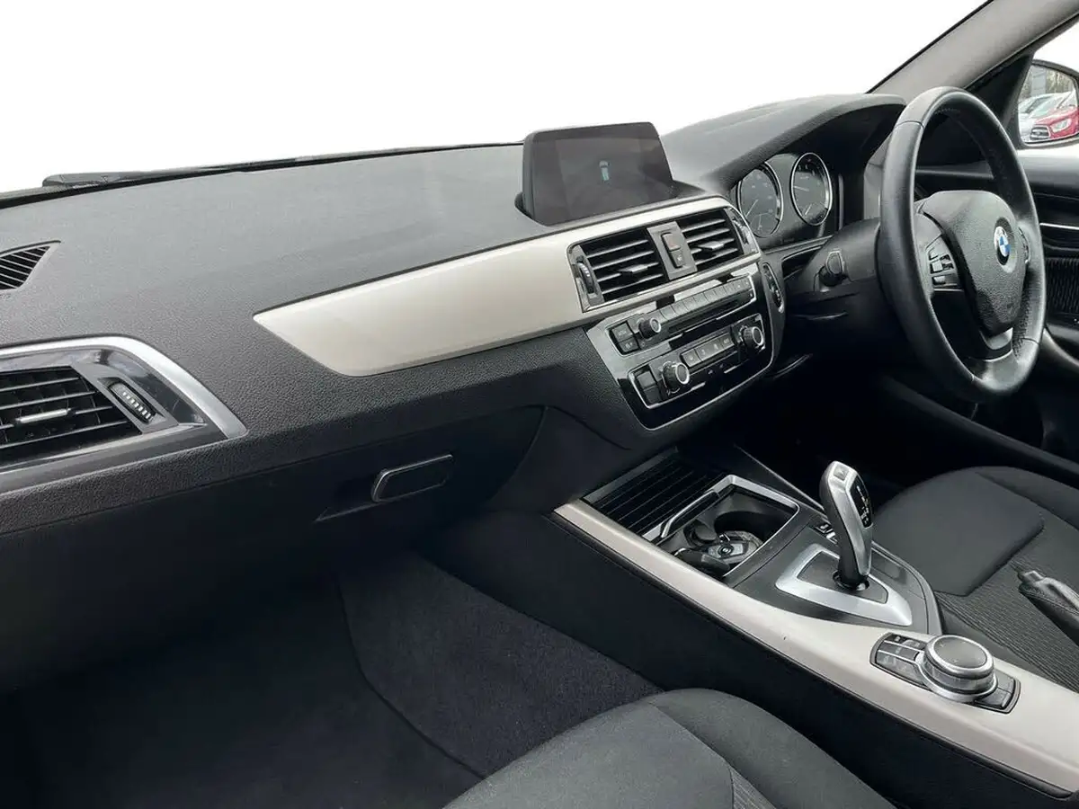 2019-bmw-1-series-15-118i-se-business-5d-auto-big-7