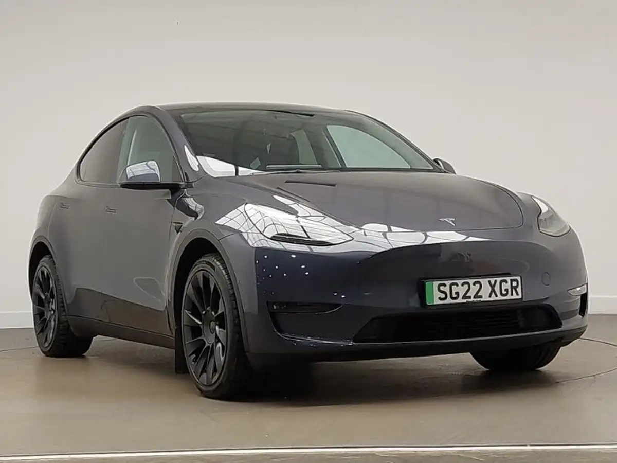 2022-tesla-model-y-e-long-range-big-0