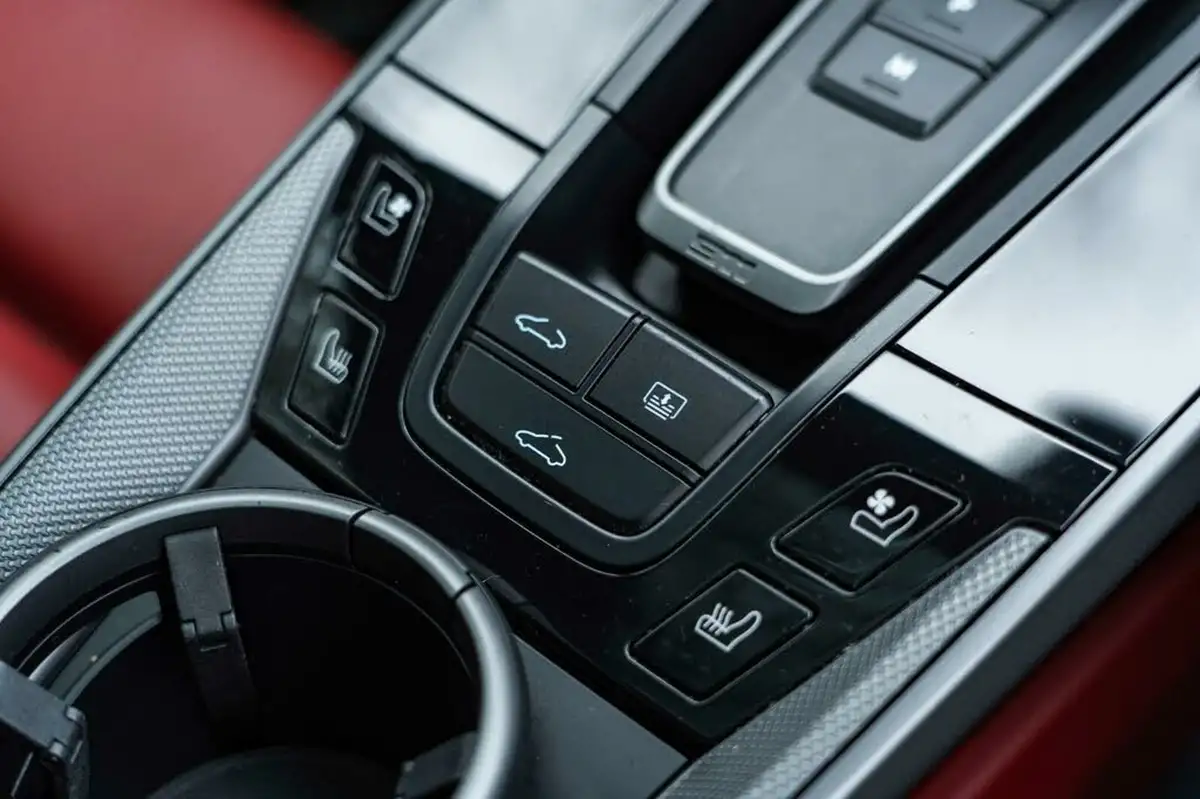 2021-porsche-911-30-carrera-4s-coupe-big-31