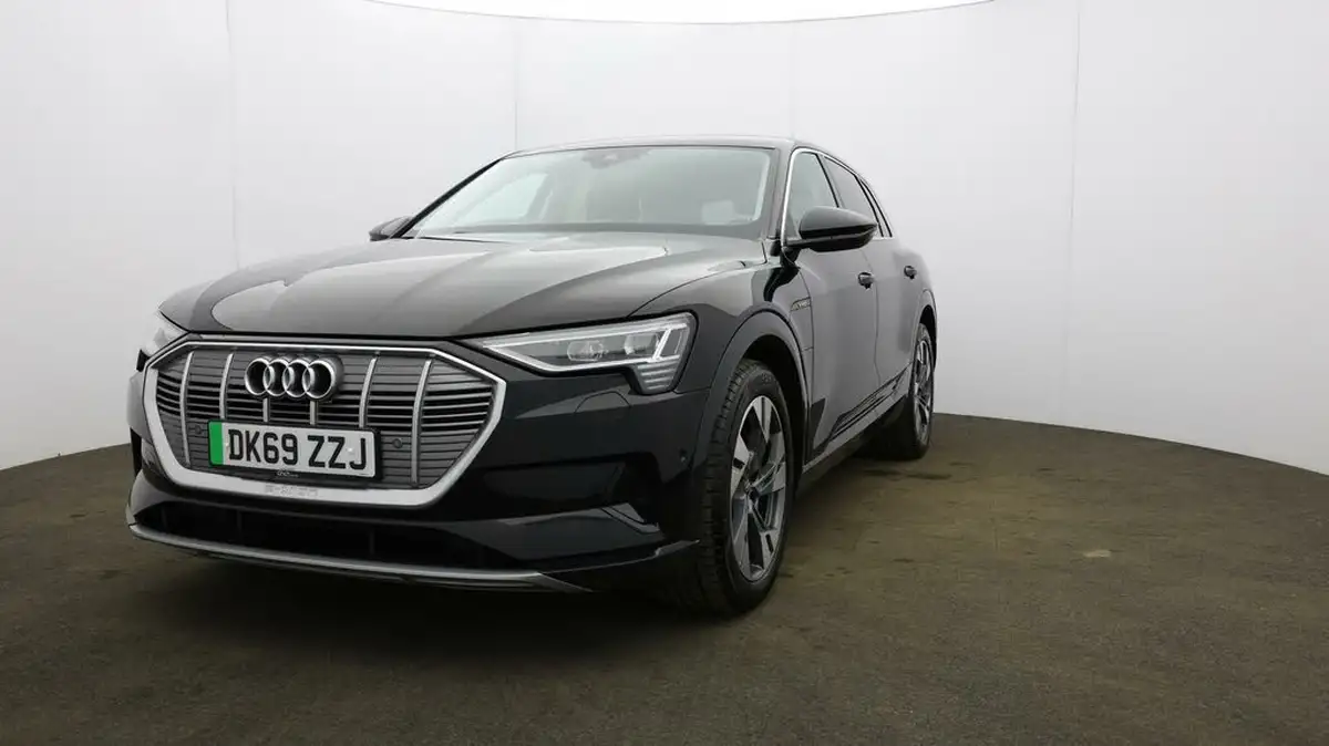 2019-audi-e-tron-55e-big-31