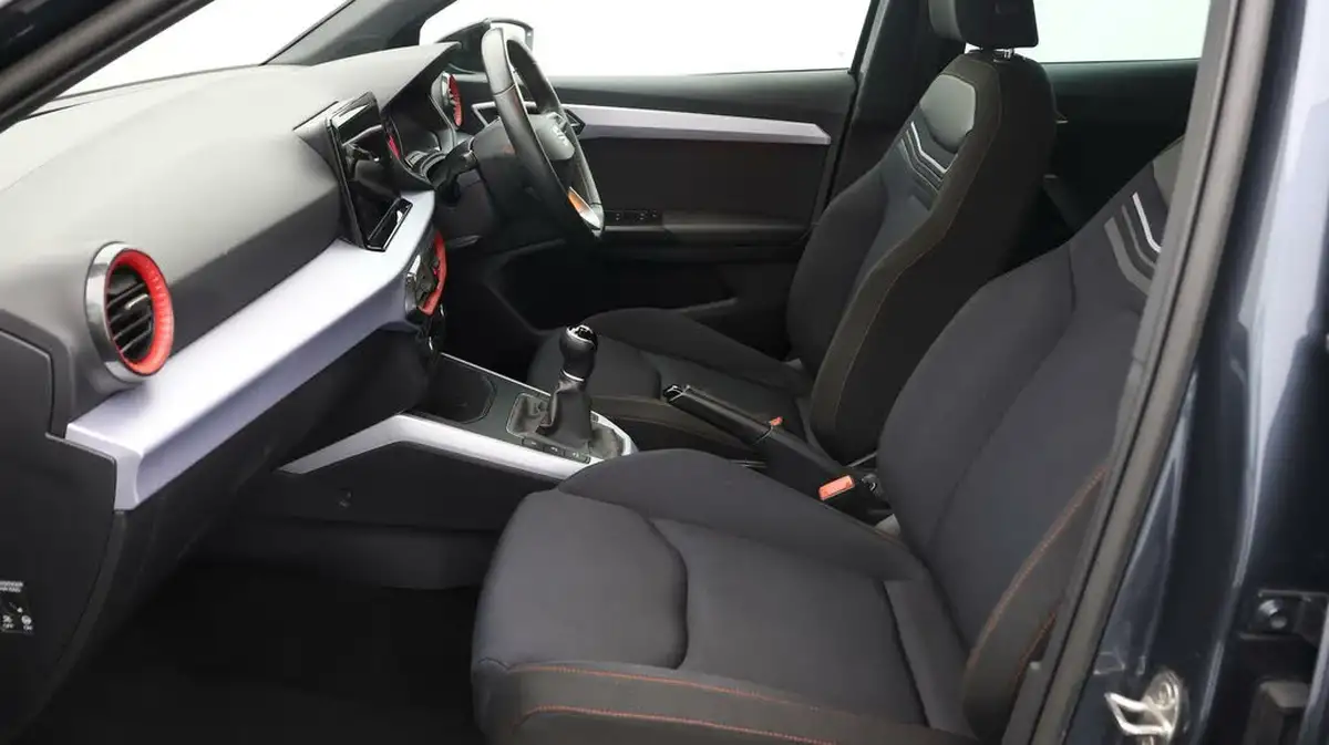 2022-seat-arona-10-tsi-fr-big-13