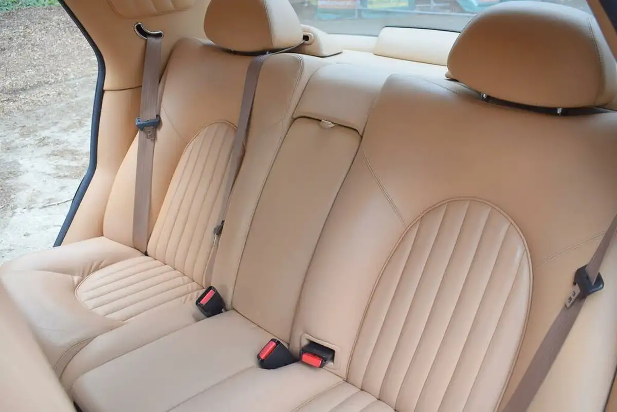 2000-bentley-arnage-68-red-label-big-38