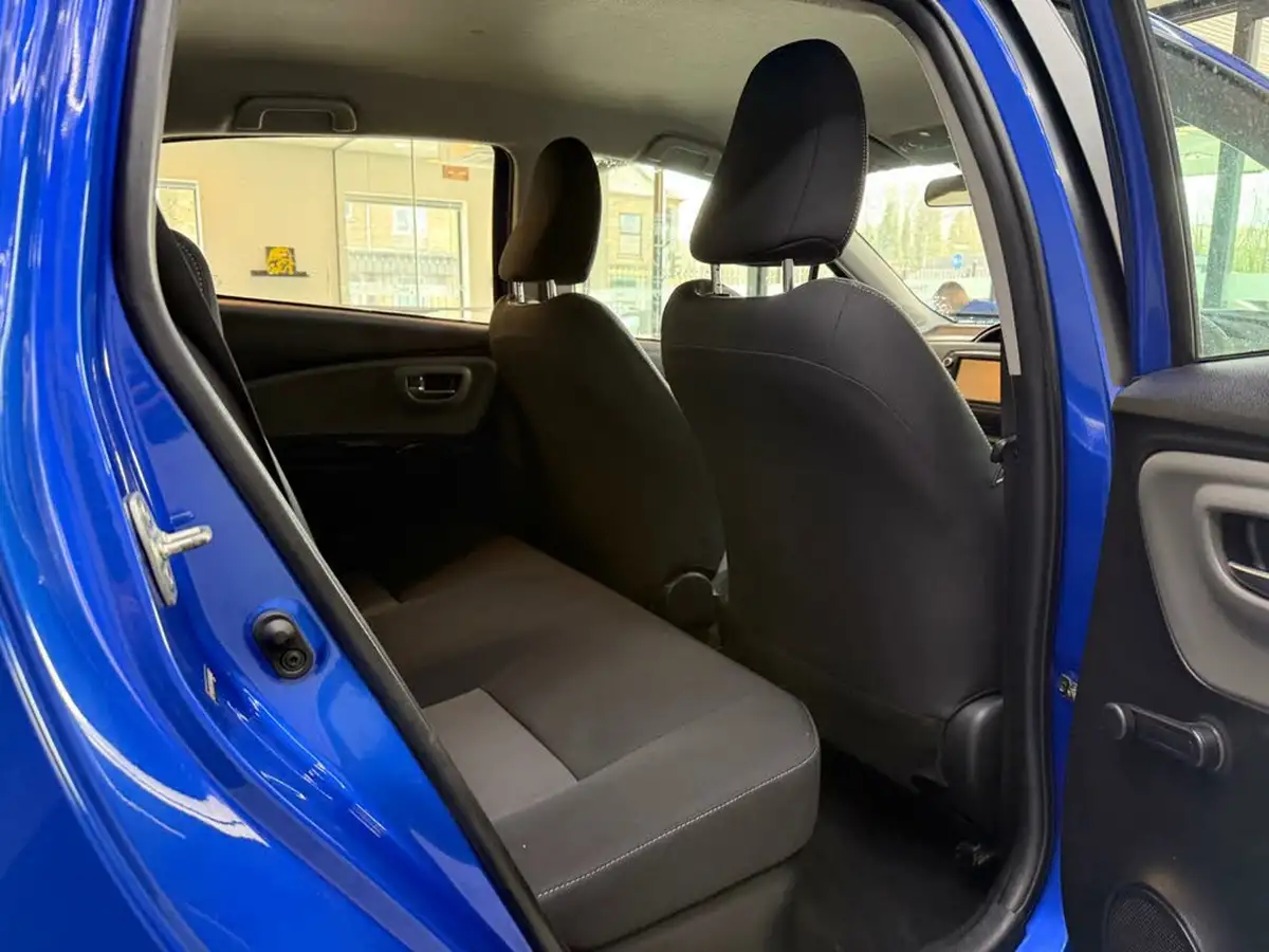 2018-toyota-yaris-15-vvt-i-icon-tech-hybrid-big-19