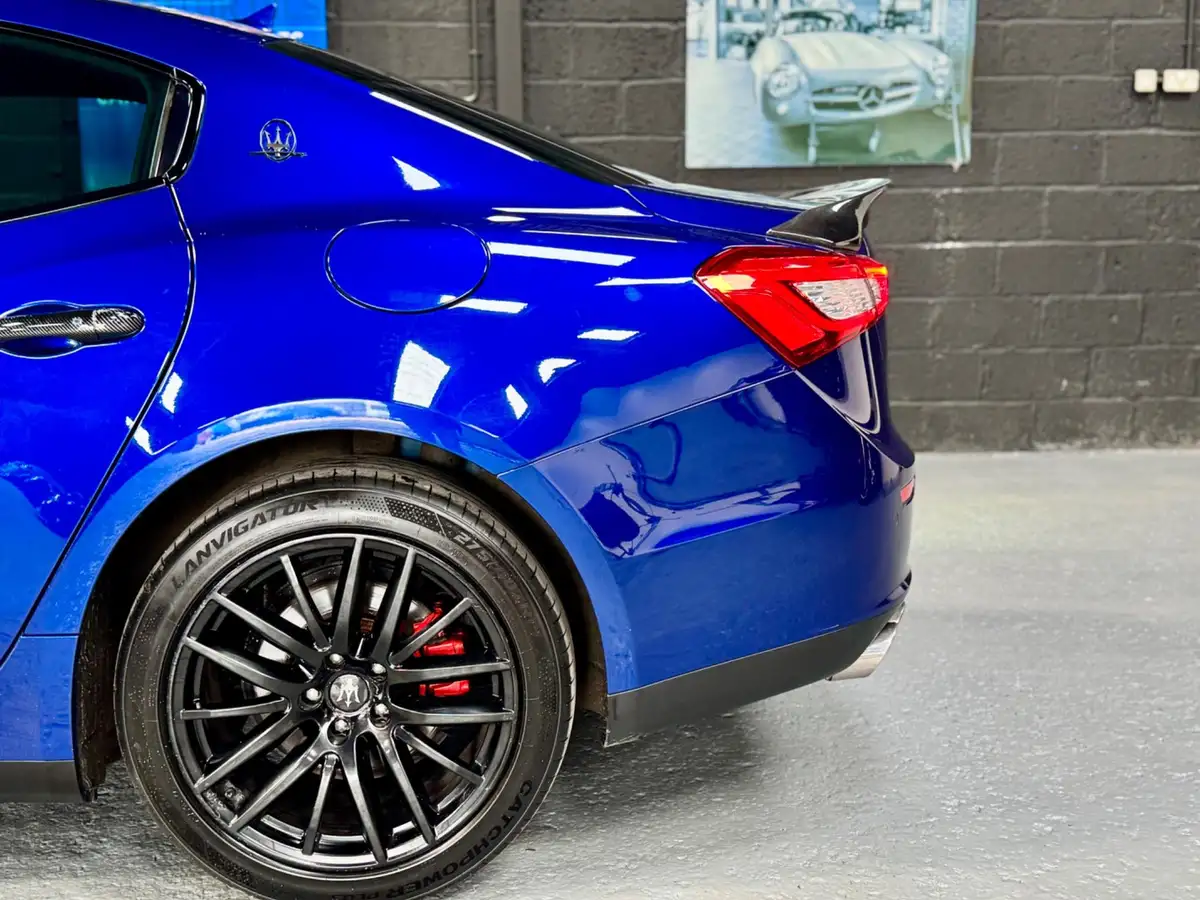 2014-maserati-ghibli-30td-big-32