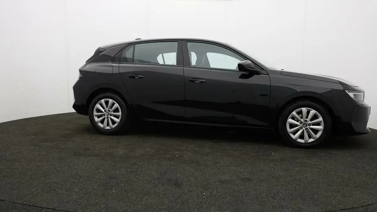 2022-vauxhall-astra-12-turbo-design-130ps-hatchback-big-33