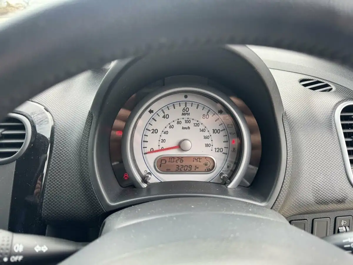 2014-suzuki-splash-12-sz4-auto-big-20