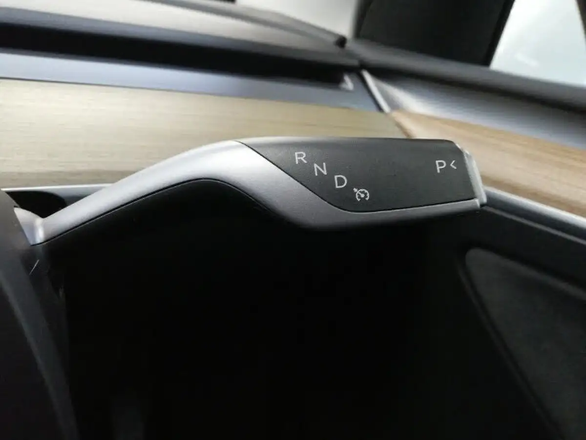 2023-tesla-model-y-e-rwd-big-14