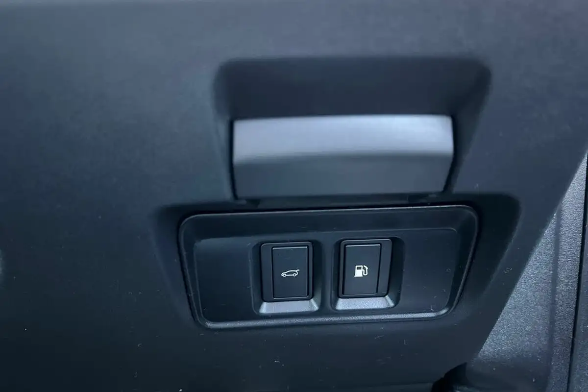 2024-land-rover-discovery-sport-15-p300e-dynamic-se-big-22