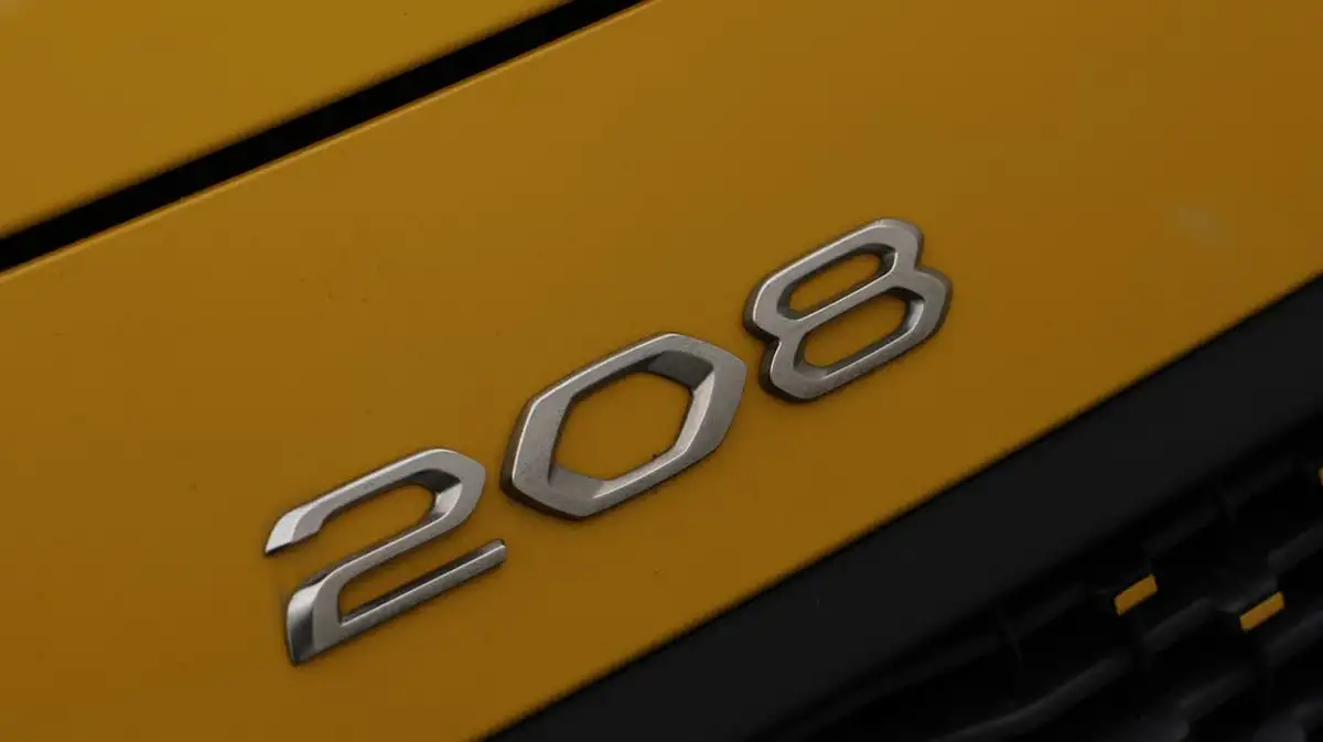 2021-peugeot-208-e-gt-premium-big-20