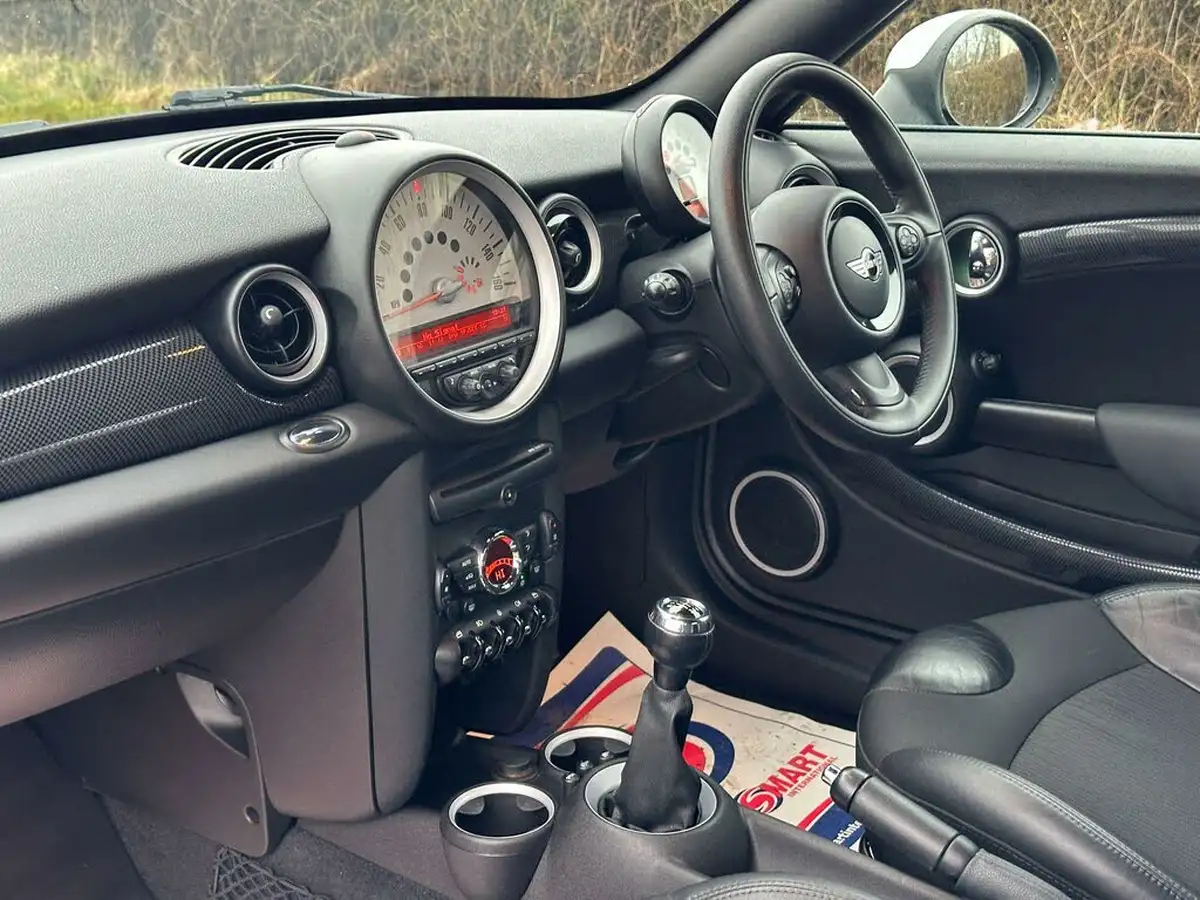 2012-mini-cooper-16-cooper-s-avenue-coupe-3d-big-10
