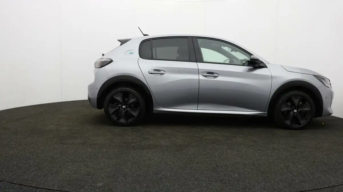 2021-peugeot-208-e-gt-50kwh-big-8