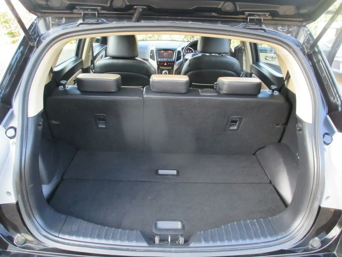 2016-kgm-ssangyong-tivoli-16-ex-big-47
