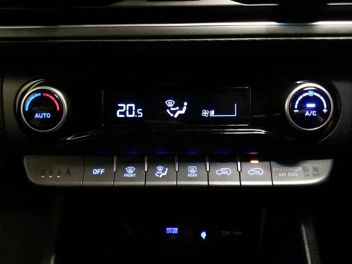 2021-hyundai-kona-10-t-gdi-premium-48-volt-mhev-big-19
