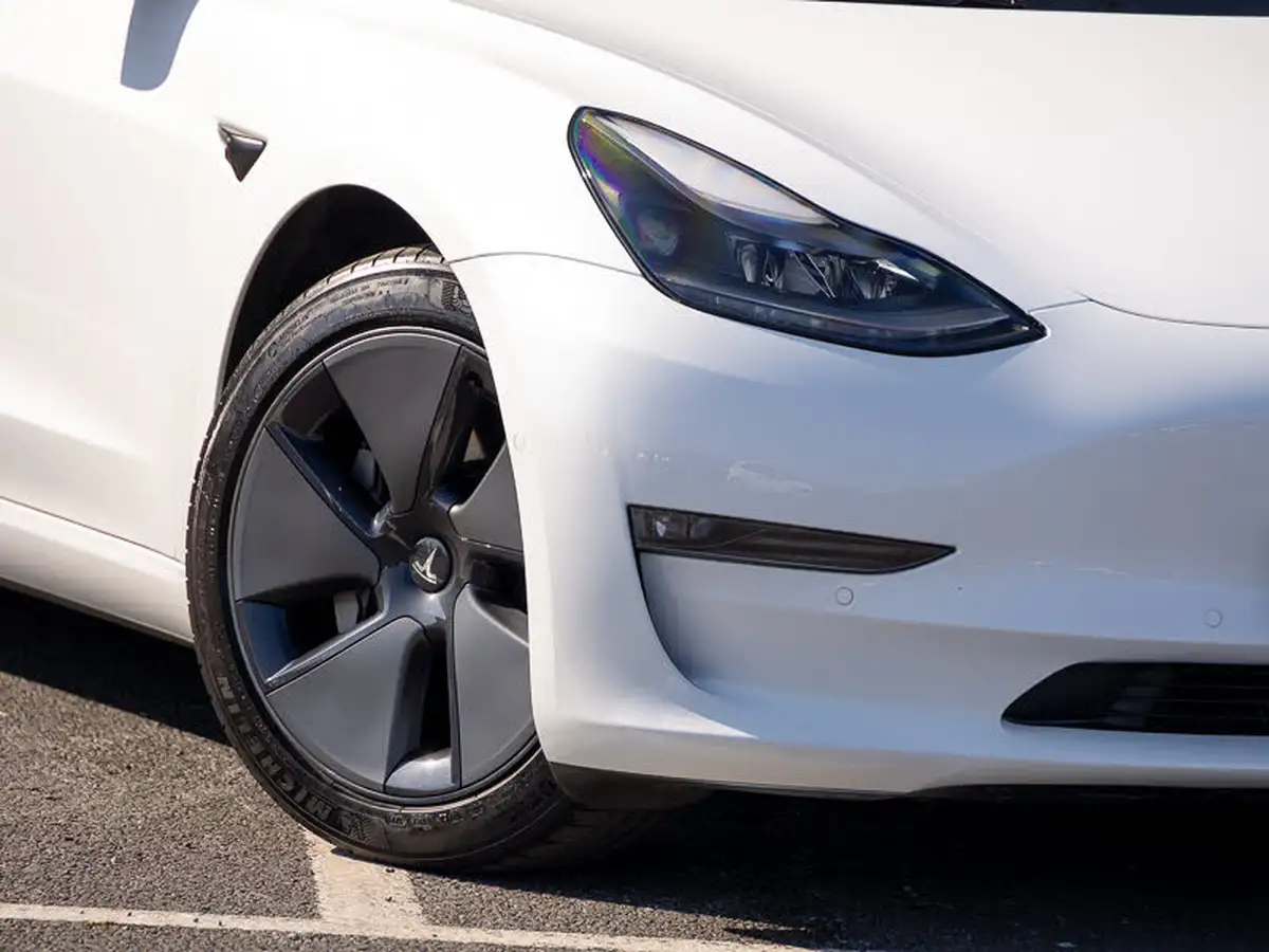 2021-tesla-model-3-e-long-range-awd-big-19