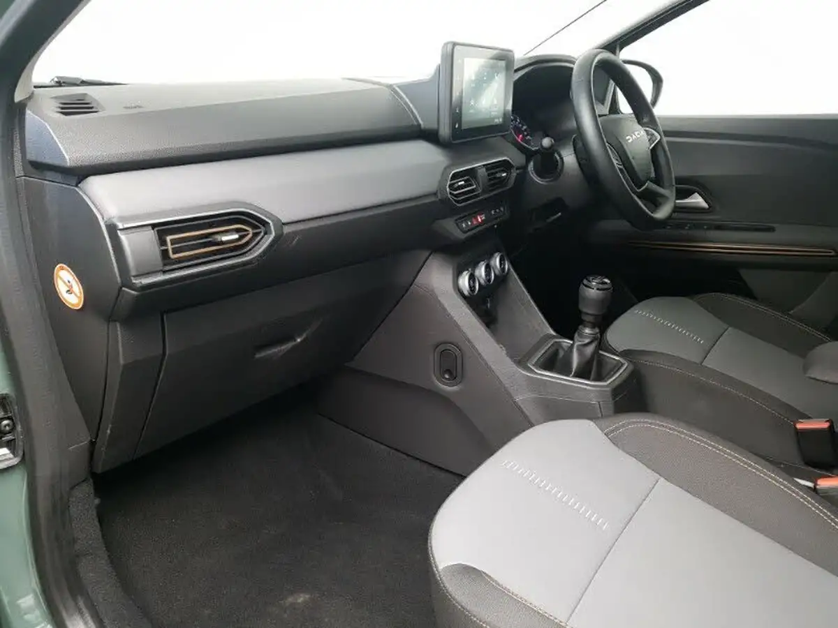 2024-dacia-sandero-stepway-10-tce-extreme-90bhp-big-4