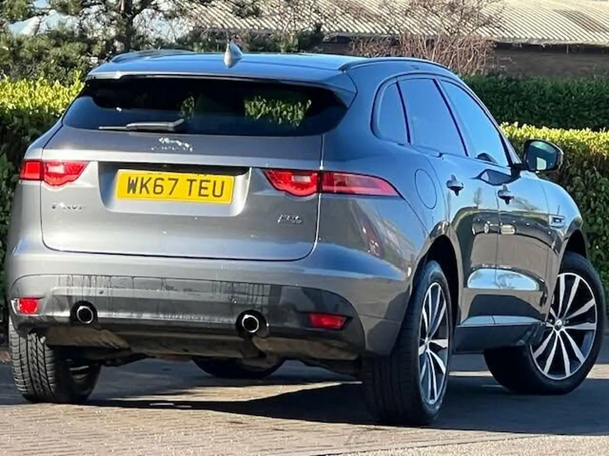 2017-jaguar-f-pace-20i-r-sport-250ps-1997cc-big-3