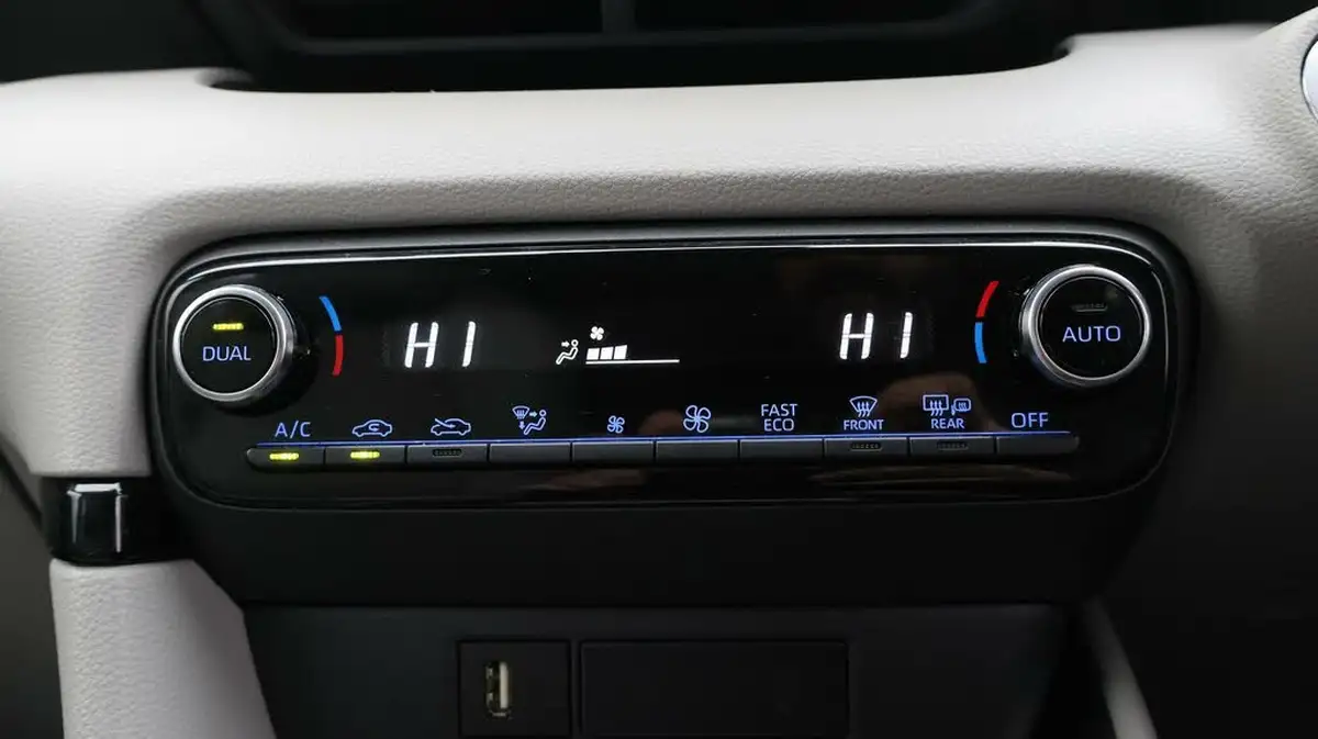 2021-toyota-yaris-15-vvt-i-excel-big-12