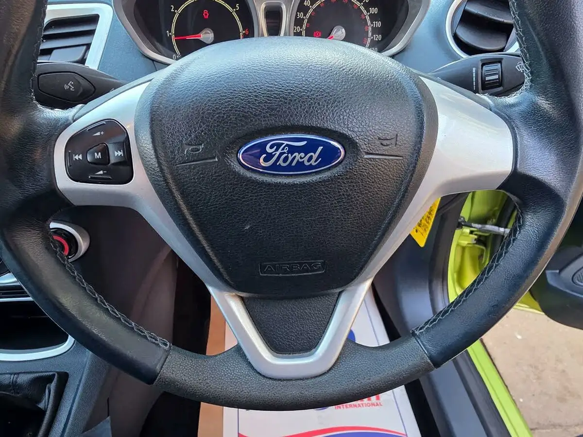 2009-ford-fiesta-125-zetec-5d-big-27