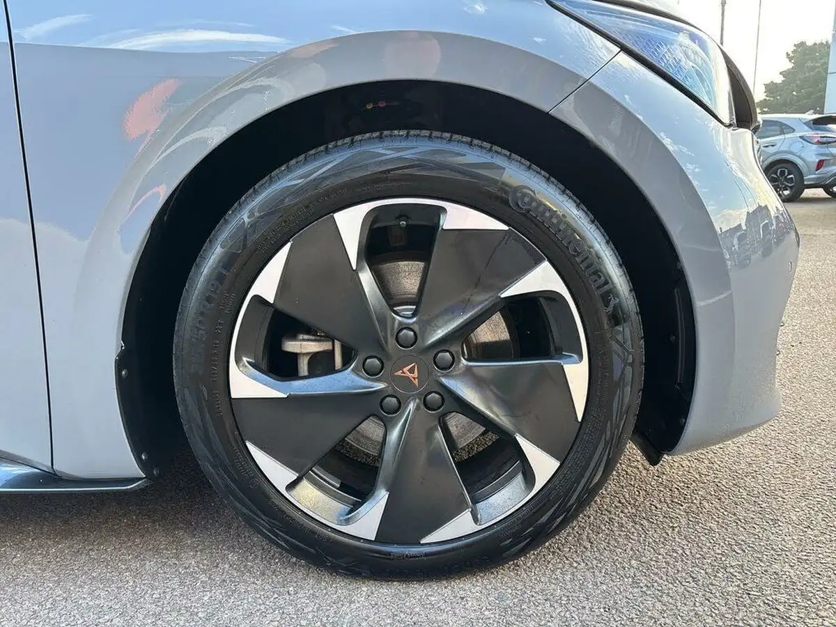 2022-cupra-born-e-v2-204ps-58kwh-big-8
