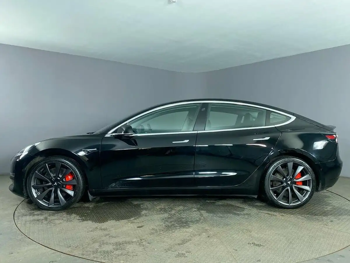 2020-tesla-model-3-e-performance-big-4