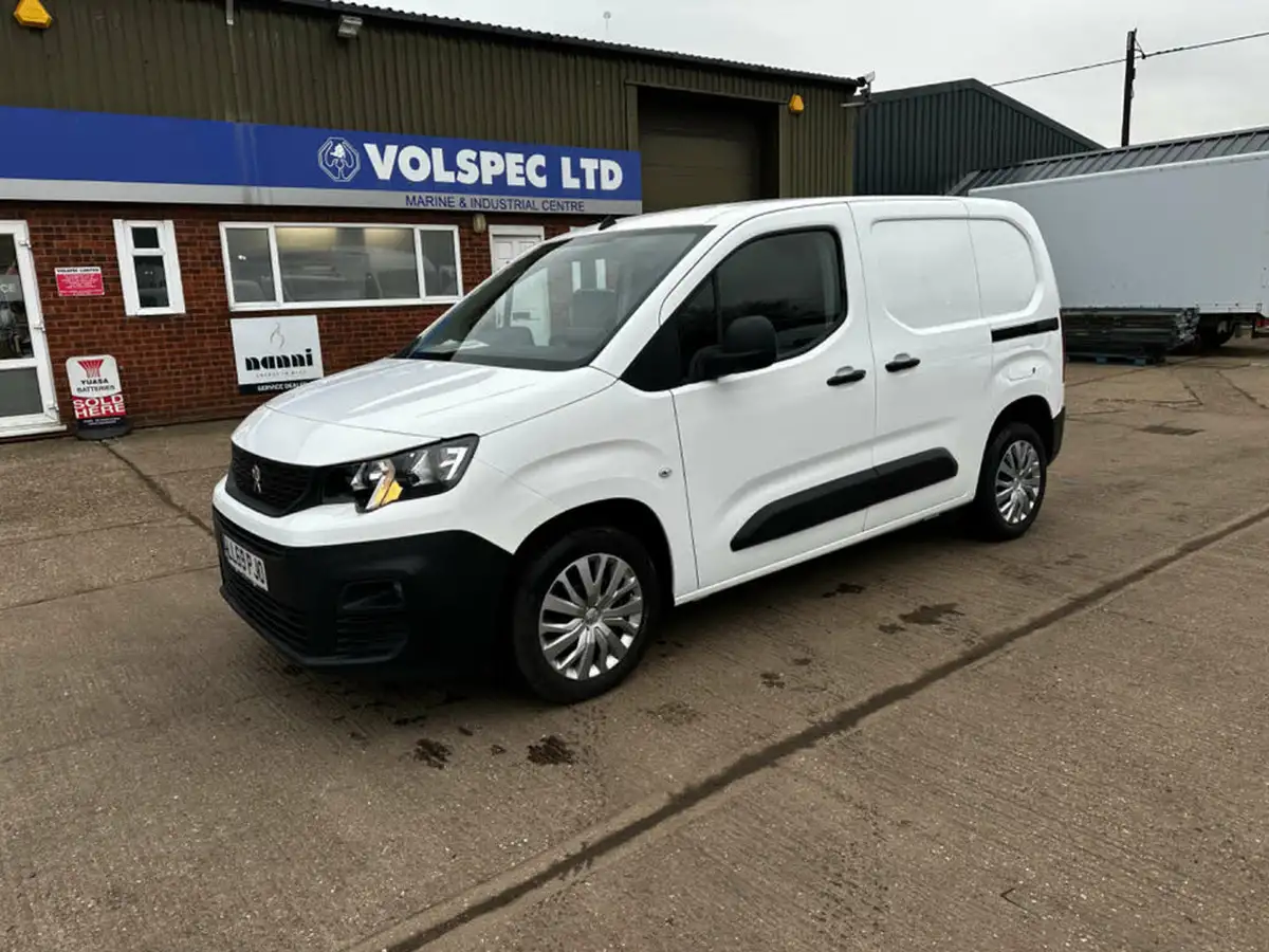 2019-peugeot-partner-15-bluehdi-1000-professional-100ps-eu6dt-panel-big-4