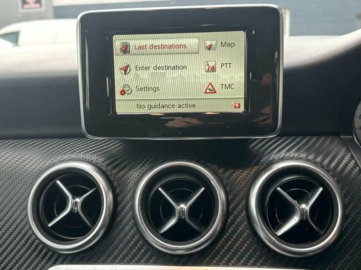 2014-mercedes-benz-a-class-21cdi-a200-amg-sport-big-15