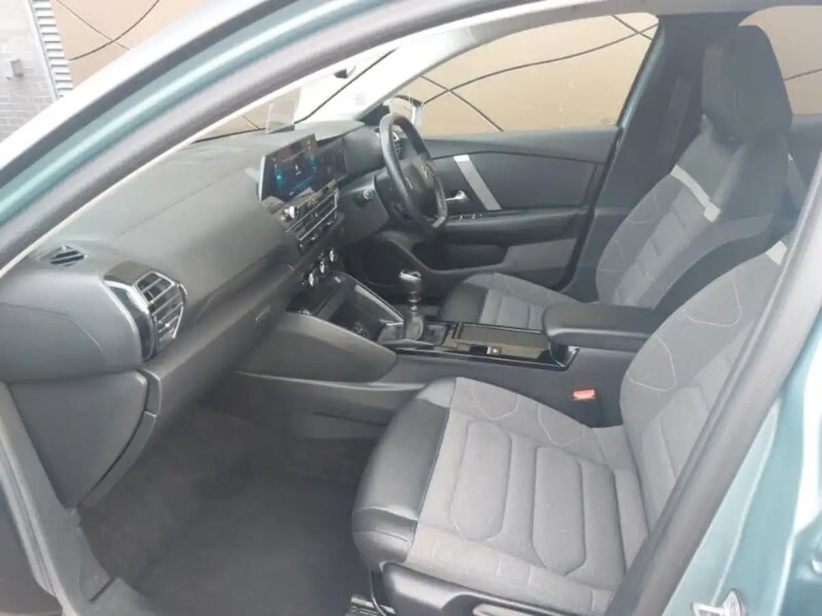2022-citroen-c4-12-puretech-shine-130ps-big-4